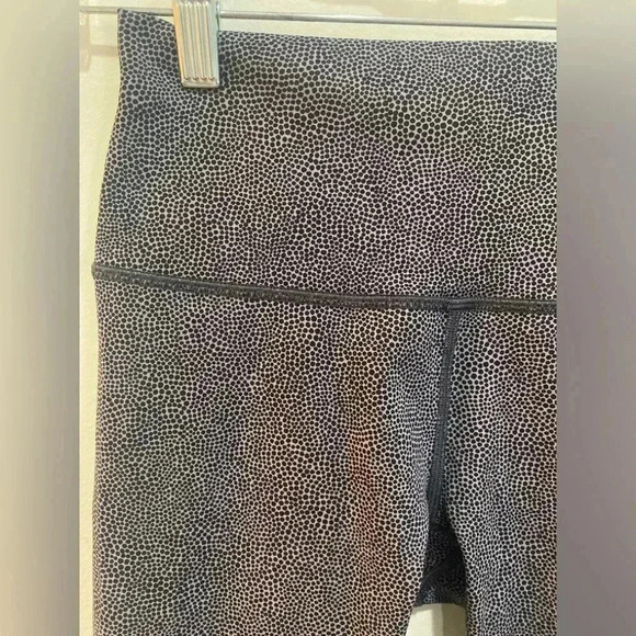 Lululemon‎ Wunder Under Crop High-rise 21” Inseam Size 6 Full on Luxtreme - Picture 6 of 10